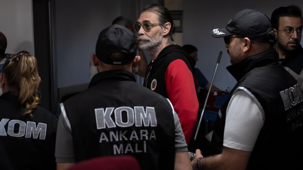 Etimesgut Belediye Başkanı Erdal Beşikçioğlu ve 40 Kişi Yolsuzluk Soruşturmasında Tutuklandı