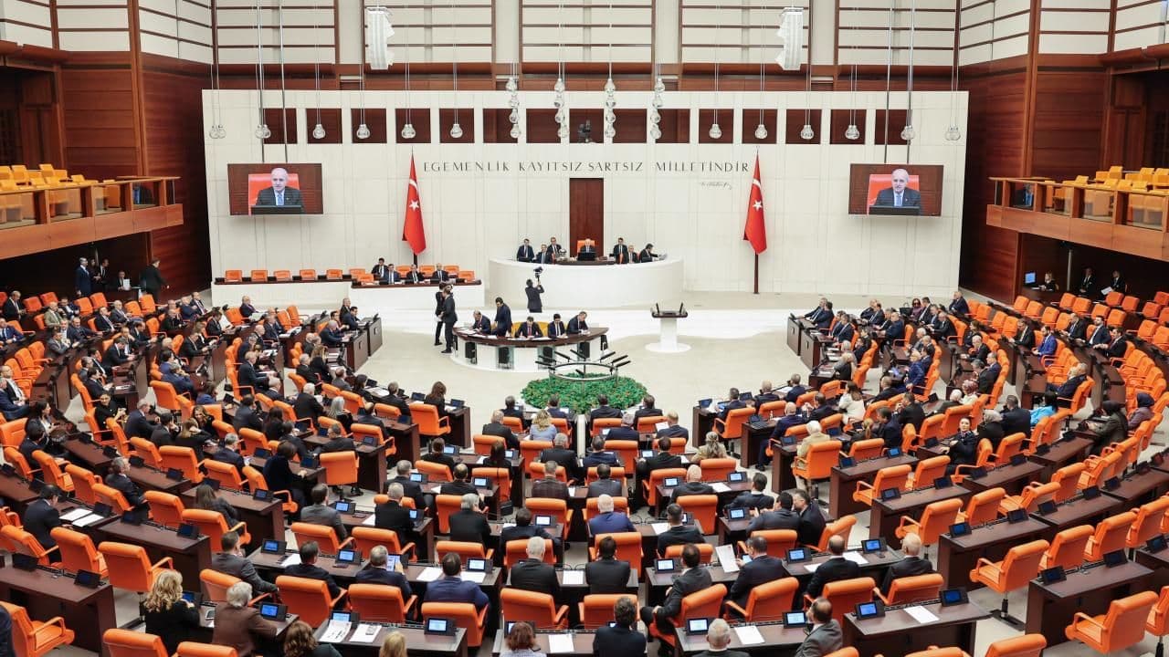 En Düşük Emekli Aylığına Zam Meclis Gündeminde: İlk 7 Madde Kabul Edildi