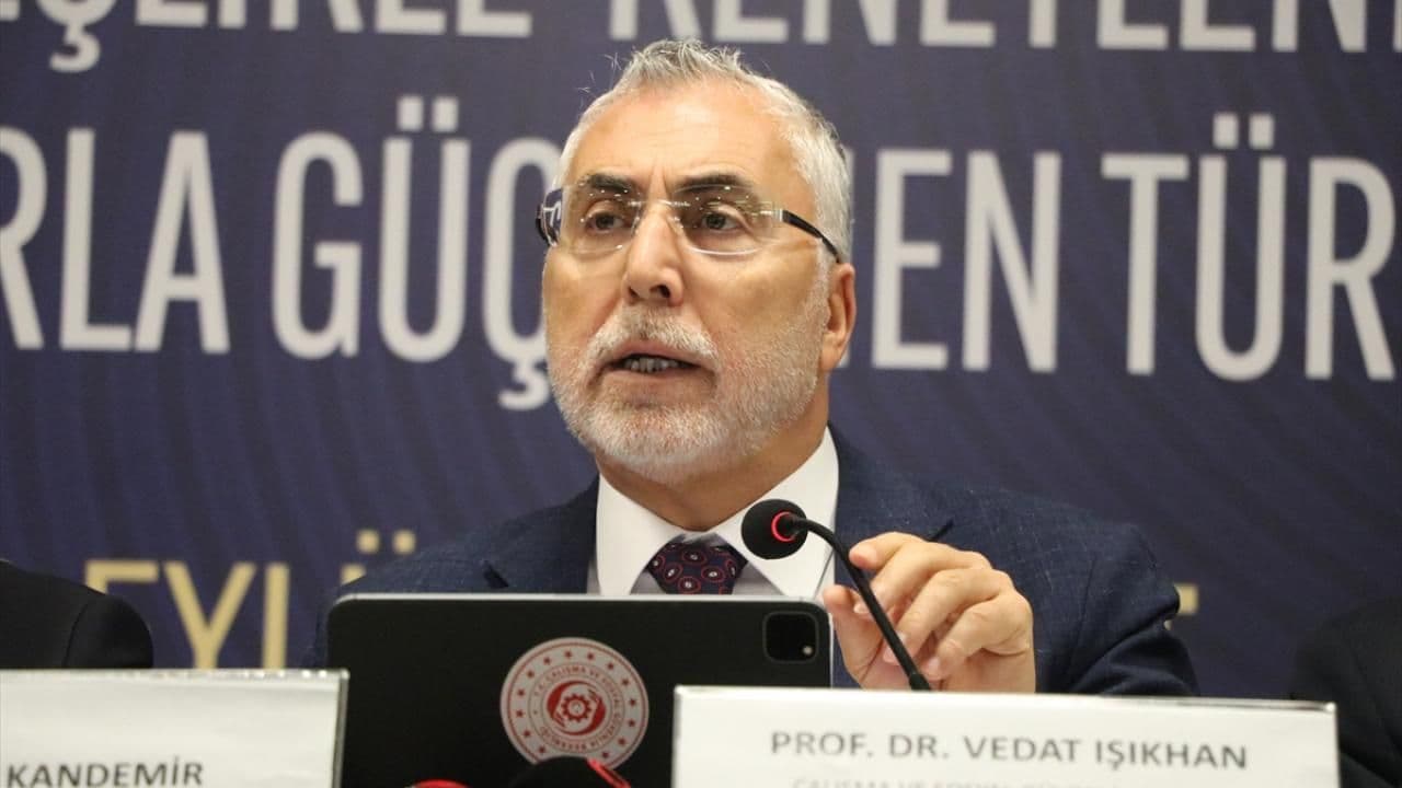 Bakan Işıkhan: 2029'da İşsizlik Oranını %7,6'ya Düşürmeyi Hedefliyoruz